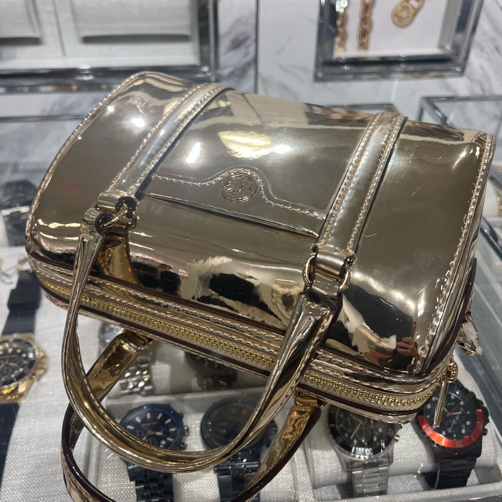 MICHAEL KORS Jet Set Small Metallic Convertible Crossbody Duffle Xbody
Pale Gold - Picture 10 of 16